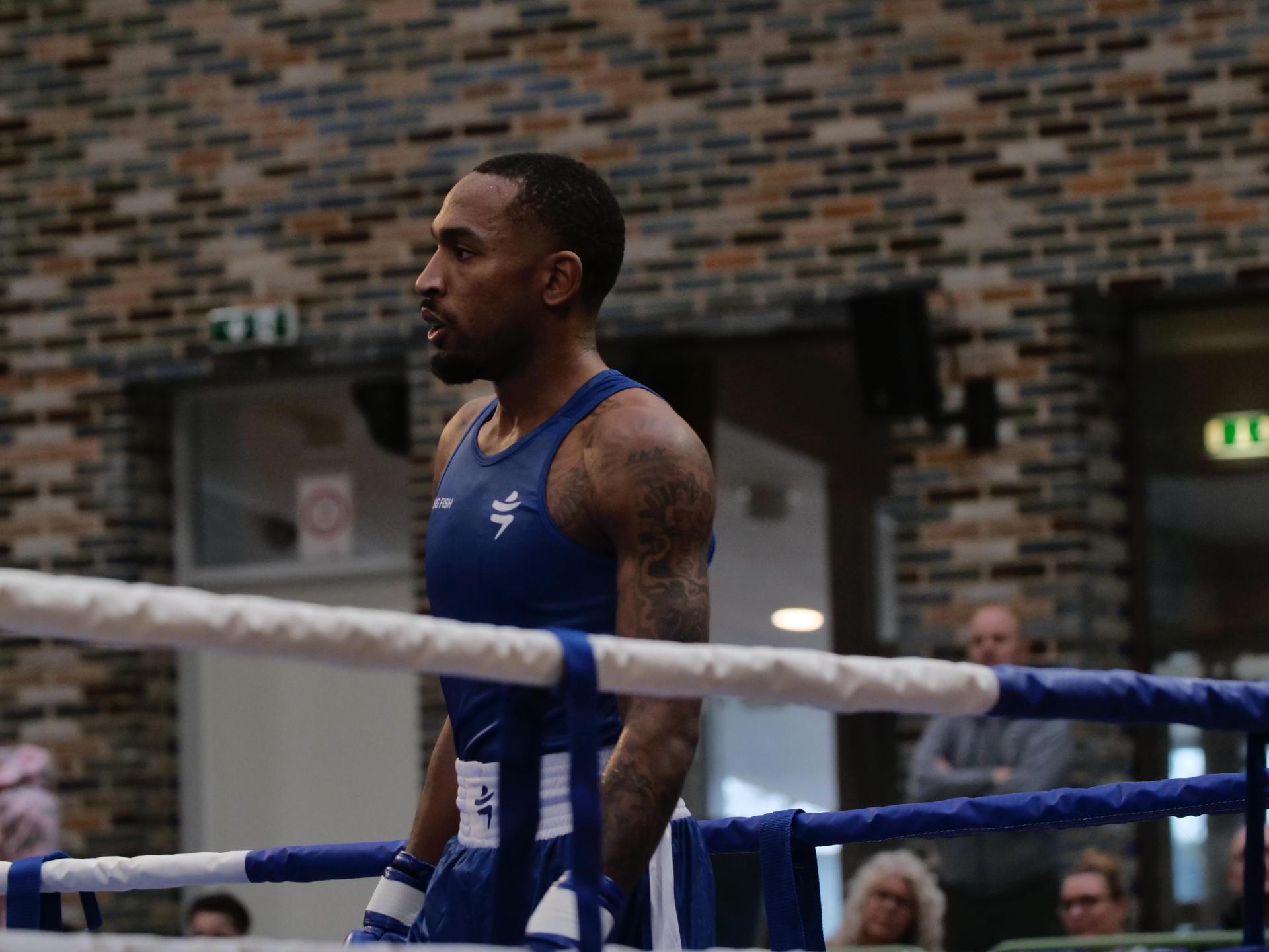 IIBXNG boxer portret in de ring