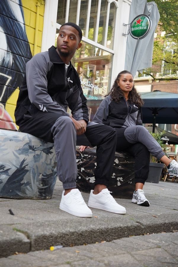 The Tracksuit Zwart & Grijs - dame en heer